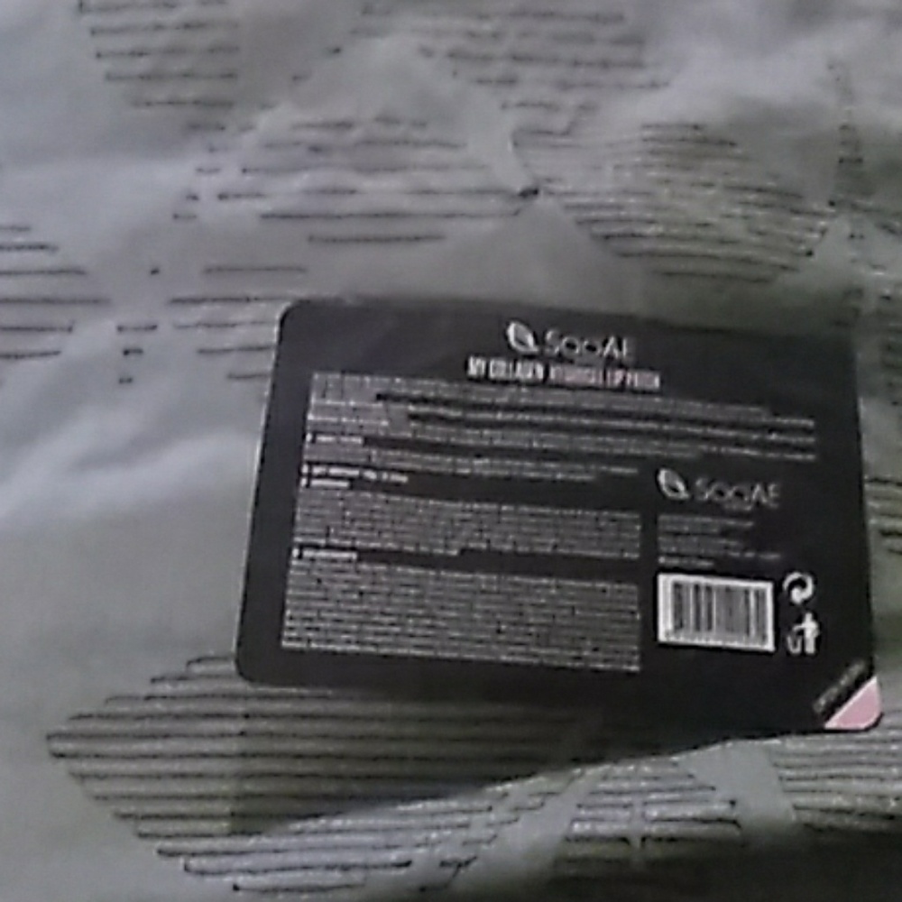 SooAE lip patch - Picture 2 of 2